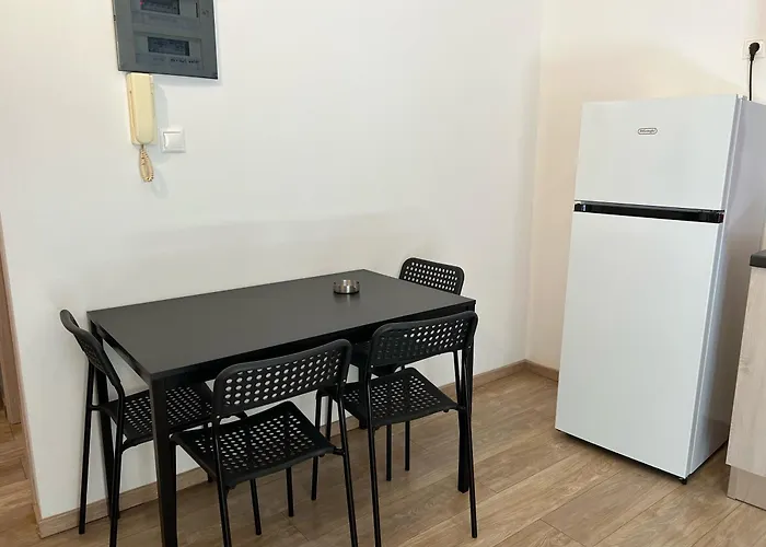 Modern And Cozy In The Center Of